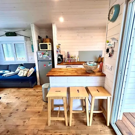 Le Access 8 Pers בקתה